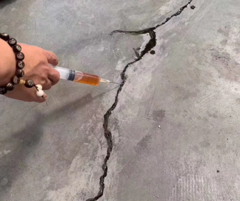张湾混凝土裂缝修补技术详解​